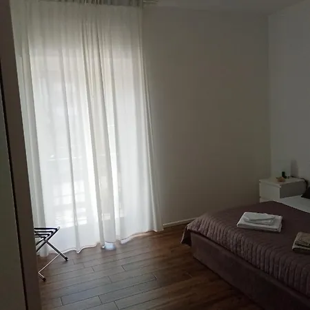 Maison Sama ' * Andria